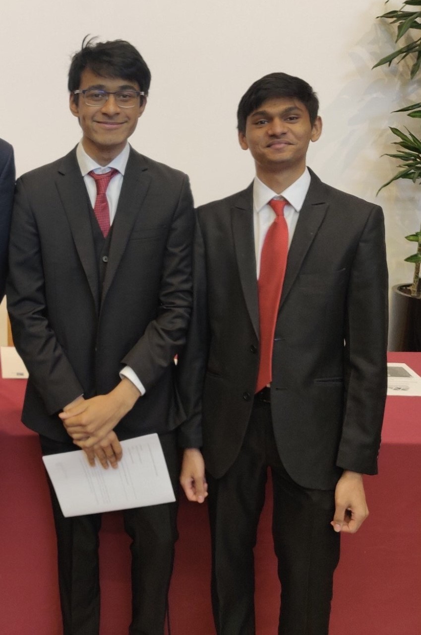 A picture of Sushrut Royyuru (on the left) and Mihir Rajamane (on the right).