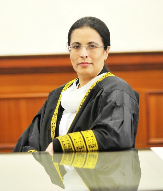 Photo portrait of Justice Ayesha Malik of the Supreme Court of Pakistan