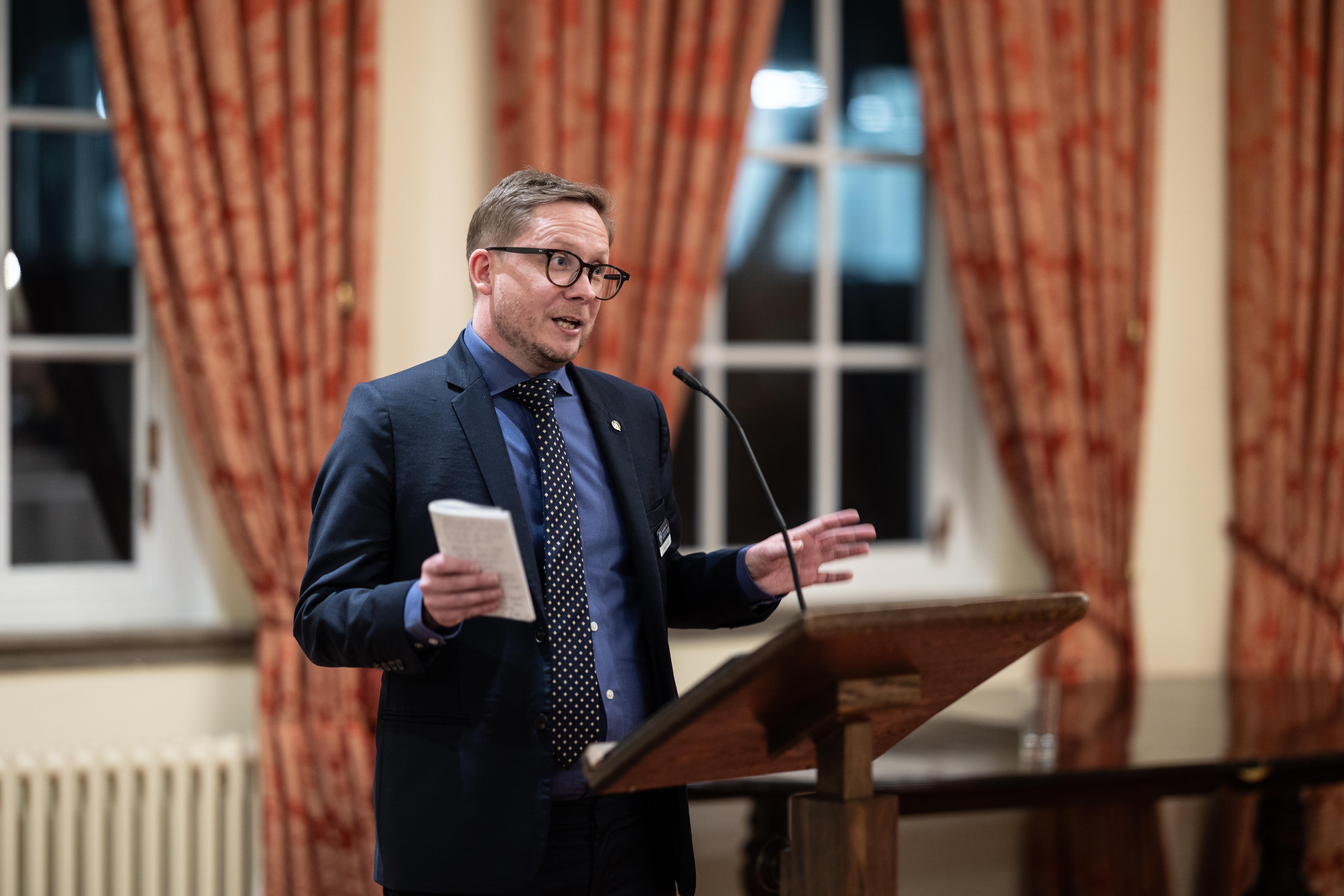 Law Faculty Annual Donor and Volunteer Thank You Reception. Craig Edwards giving speech.